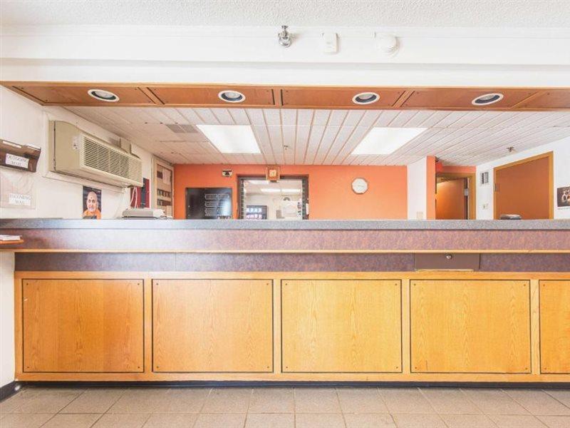 Rodeway Inn Brooklawn エクステリア 写真