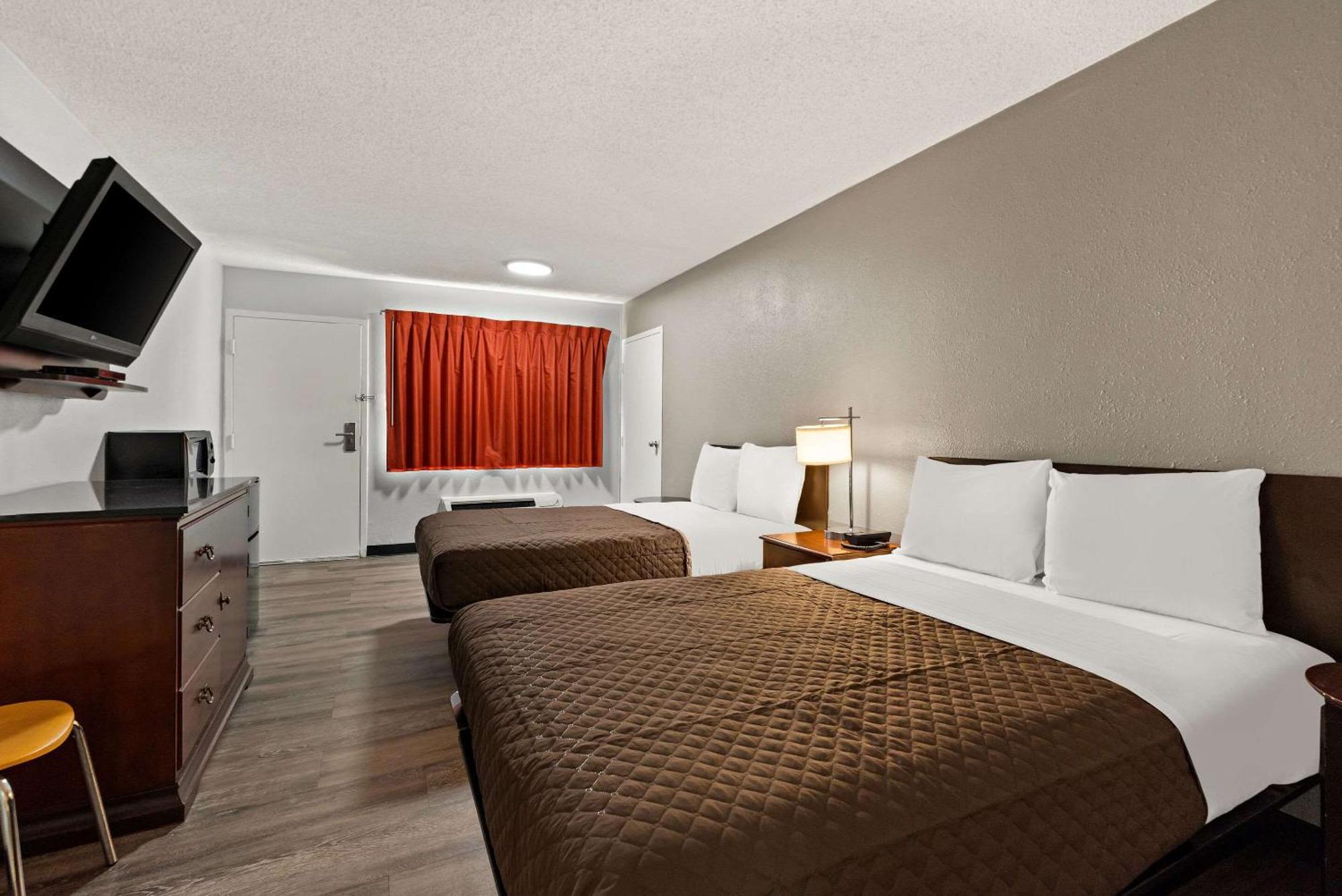 Rodeway Inn Brooklawn エクステリア 写真
