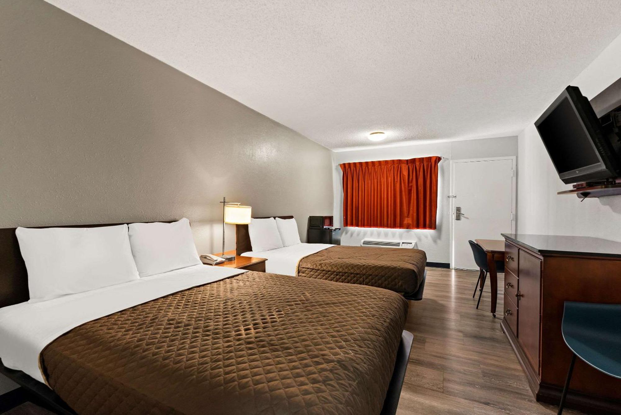 Rodeway Inn Brooklawn エクステリア 写真