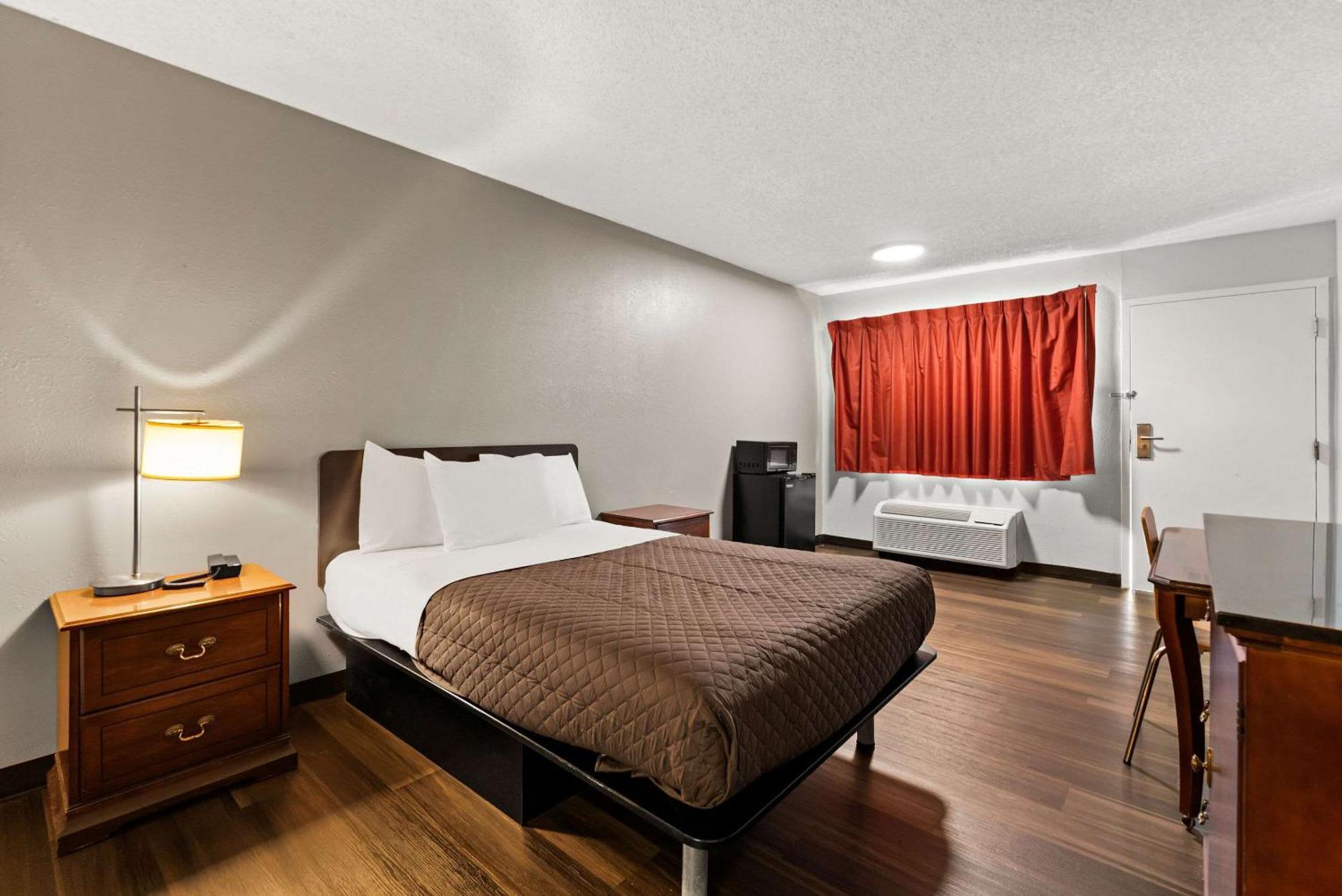 Rodeway Inn Brooklawn エクステリア 写真