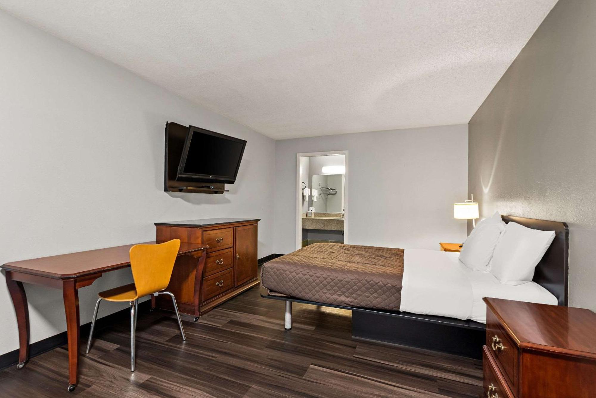 Rodeway Inn Brooklawn エクステリア 写真