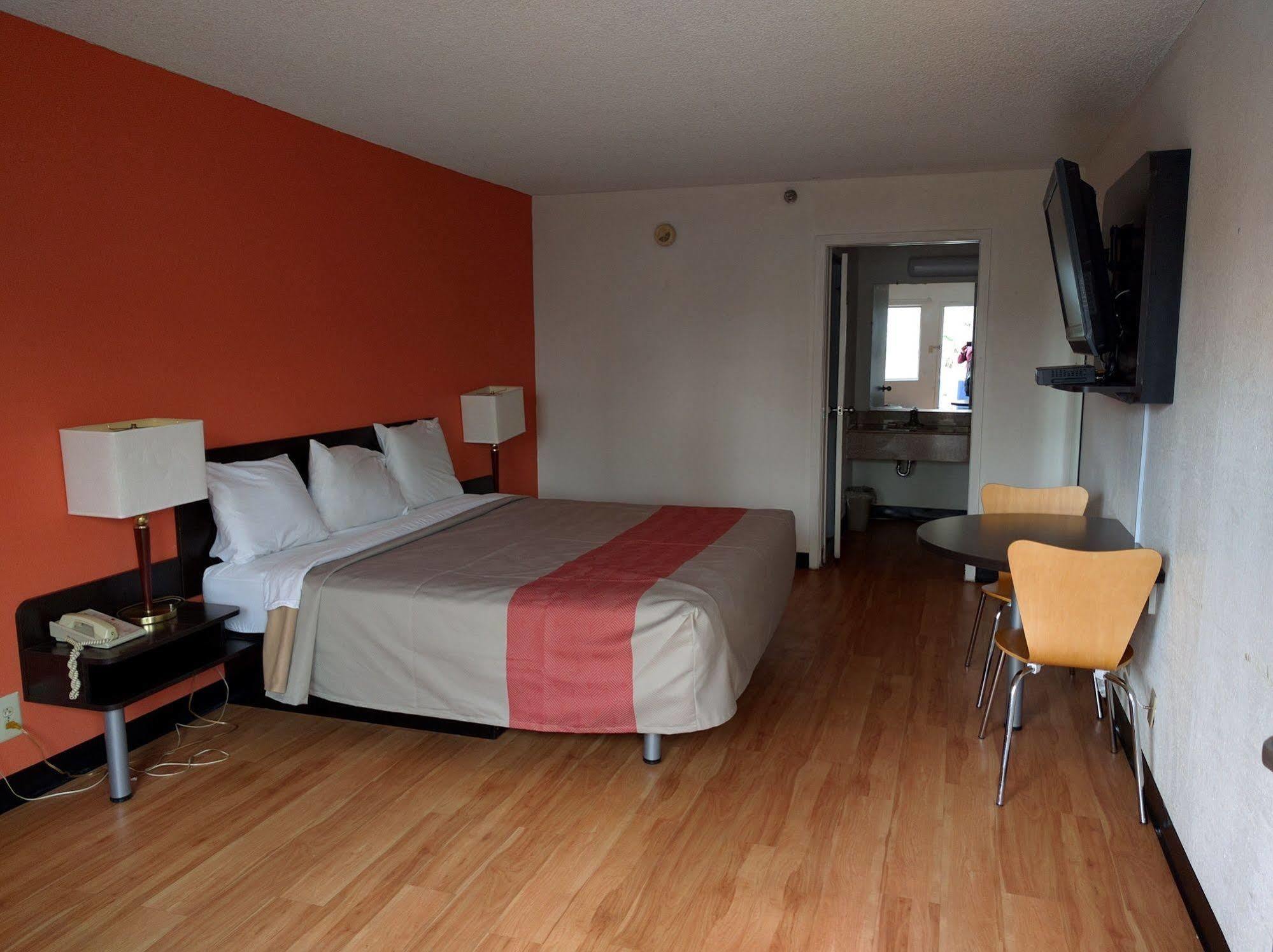 Rodeway Inn Brooklawn エクステリア 写真