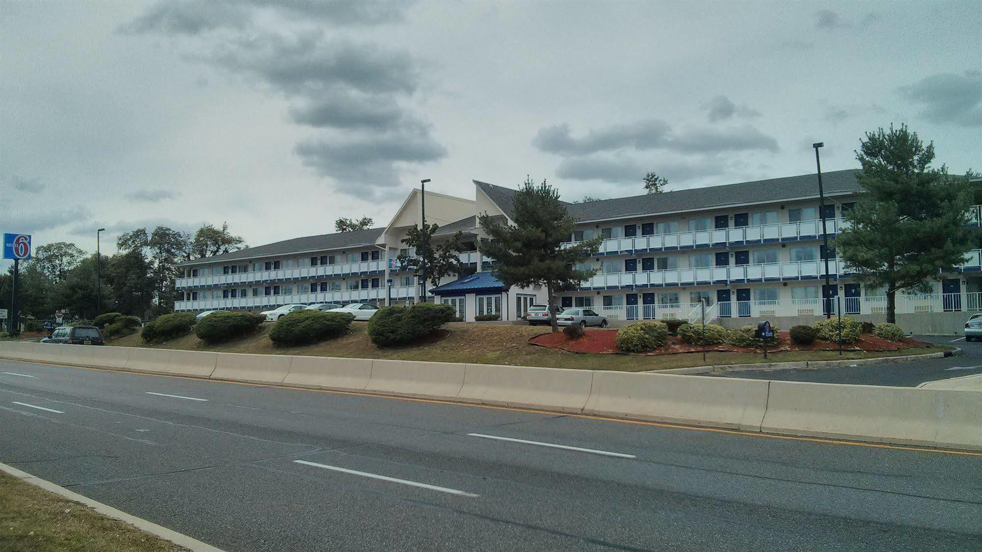 Rodeway Inn Brooklawn エクステリア 写真